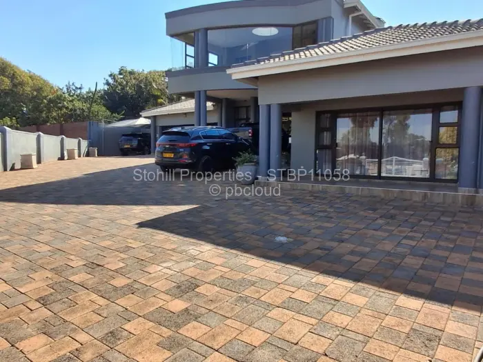 6 Bedroom House for Sale in Borrowdale Brooke, Harare