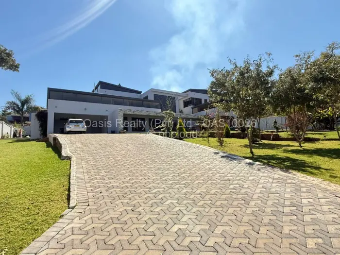 5 Bedroom House for Sale in Carrick Creagh Estate, Harare