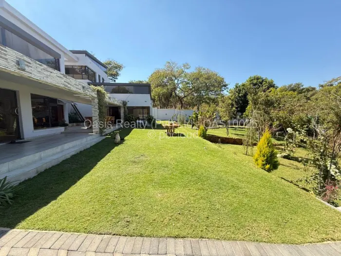 5 Bedroom House for Sale in Carrick Creagh Estate, Harare