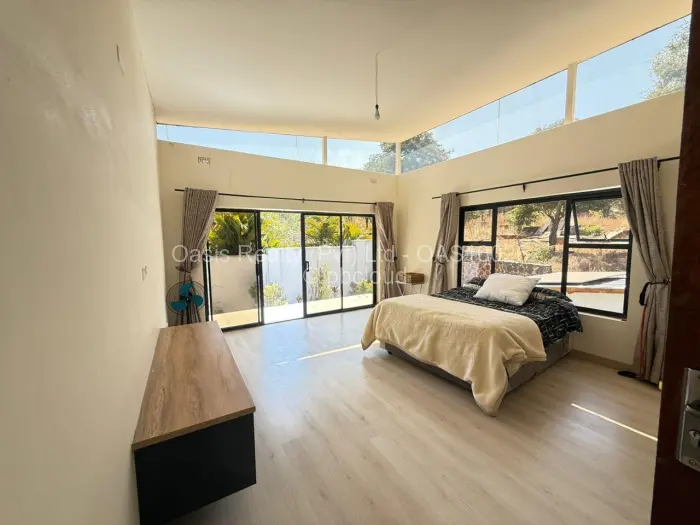 5 Bedroom House for Sale in Carrick Creagh Estate, Harare