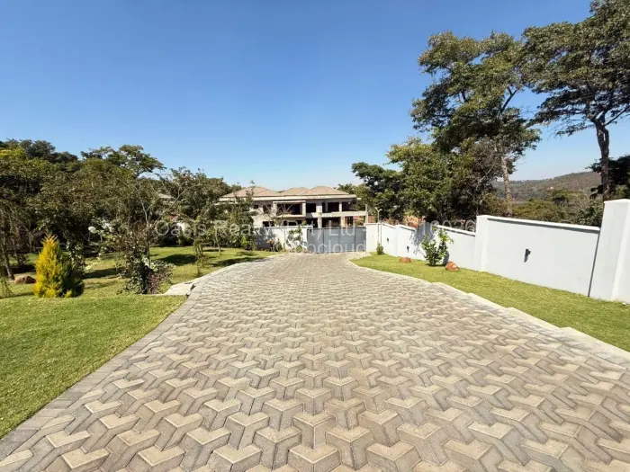 5 Bedroom House for Sale in Carrick Creagh Estate, Harare