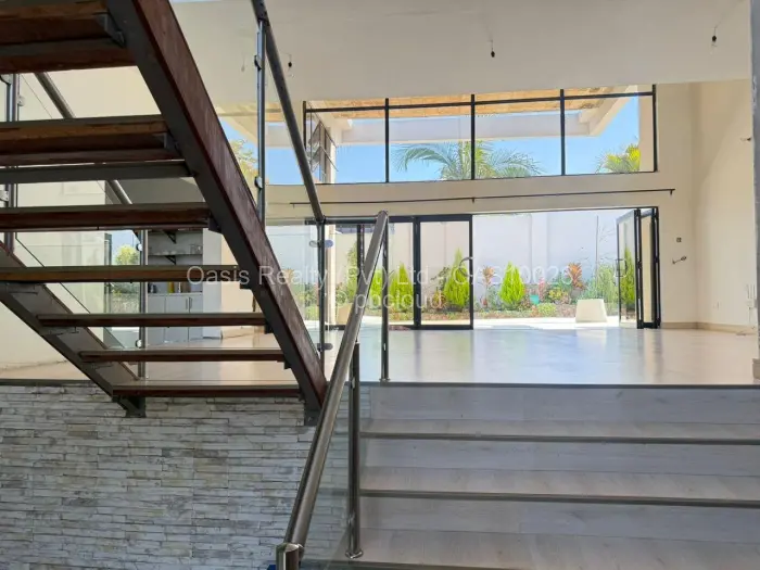 5 Bedroom House for Sale in Carrick Creagh Estate, Harare