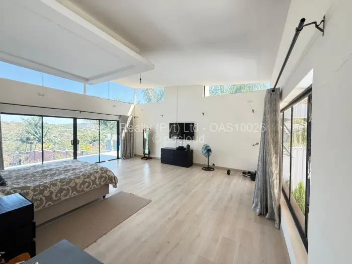 5 Bedroom House for Sale in Carrick Creagh Estate, Harare