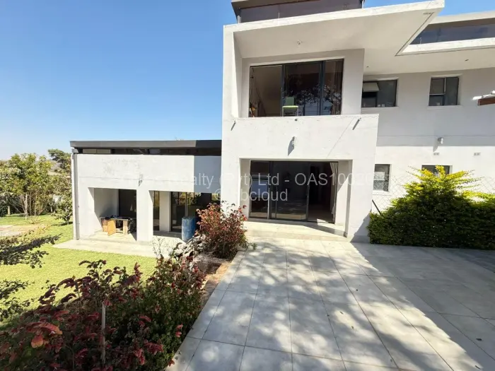 5 Bedroom House for Sale in Carrick Creagh Estate, Harare