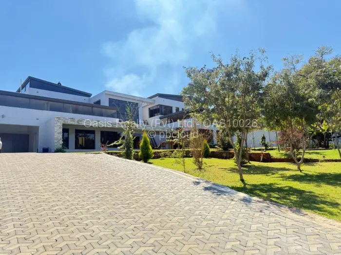 5 Bedroom House for Sale in Carrick Creagh Estate, Harare