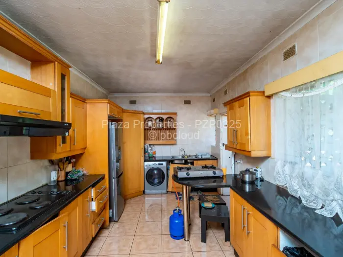 5 Bedroom House to Rent in Borrowdale
