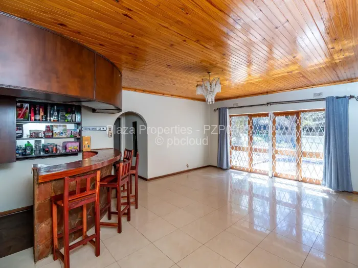 5 Bedroom House to Rent in Borrowdale