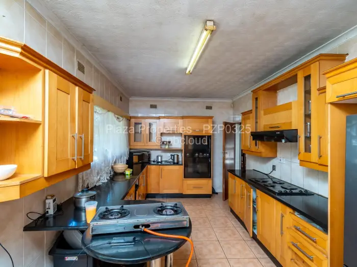 5 Bedroom House to Rent in Borrowdale