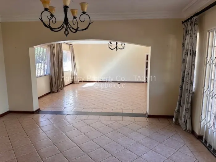 4 Bedroom House to Rent in Borrowdale
