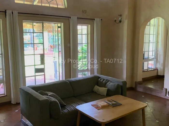 5 Bedroom House to Rent in Highlands