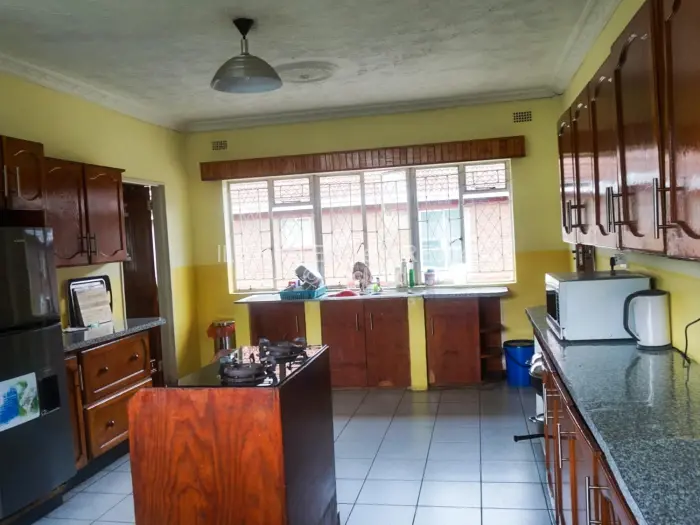 5 Bedroom House to Rent in Borrowdale West