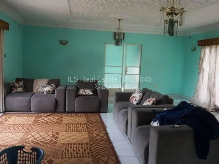 5 Bedroom House to Rent in Borrowdale West