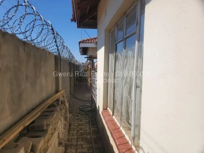 4 Bedroom House for Sale in Mtapa, Gweru