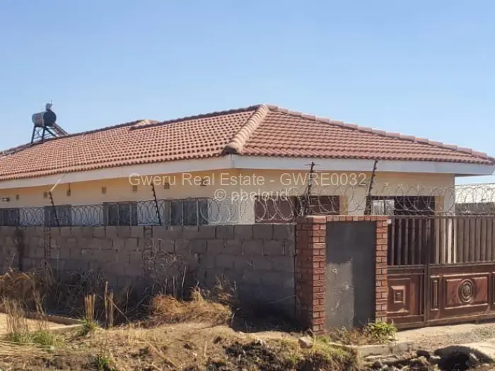 4 Bedroom House for Sale in Mtapa, Gweru