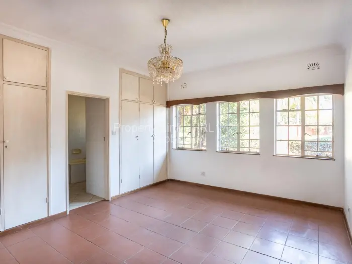 5 Bedroom House for Sale in Borrowdale, Harare
