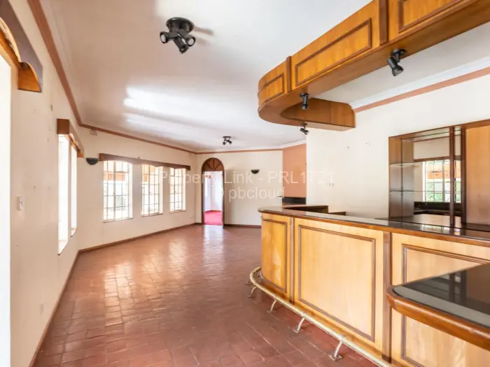 5 Bedroom House for Sale in Borrowdale, Harare