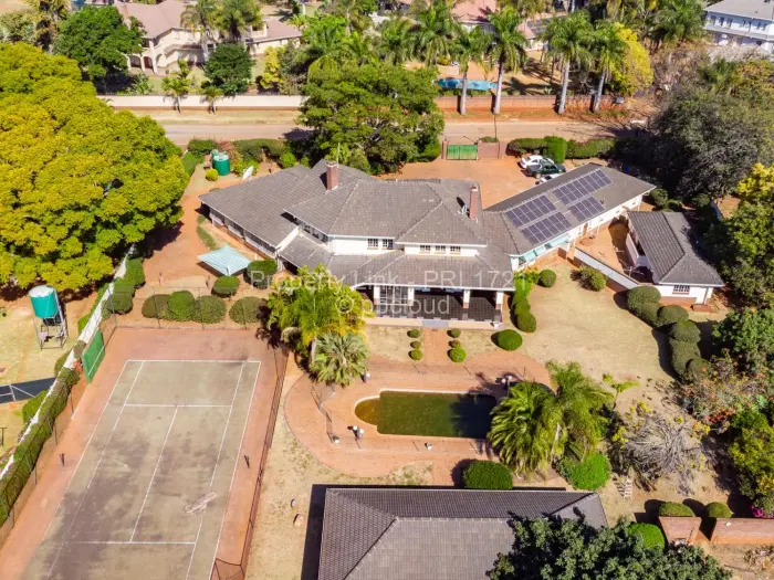 5 Bedroom House for Sale in Borrowdale, Harare