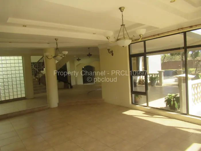 5 Bedroom House to Rent in Borrowdale, Harare