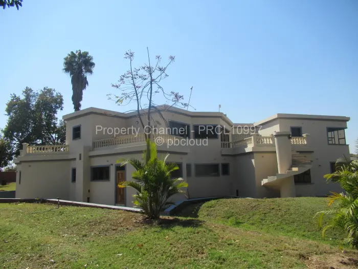 5 Bedroom House to Rent in Borrowdale, Harare