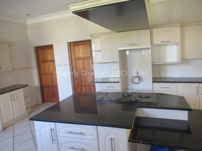 5 Bedroom House to Rent in Borrowdale, Harare