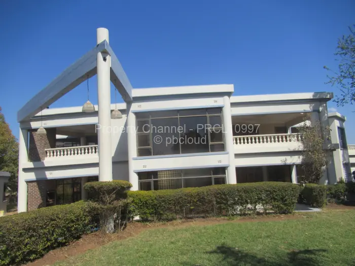5 Bedroom House to Rent in Borrowdale, Harare