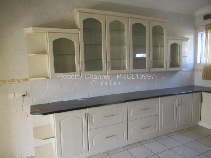 5 Bedroom House to Rent in Borrowdale, Harare