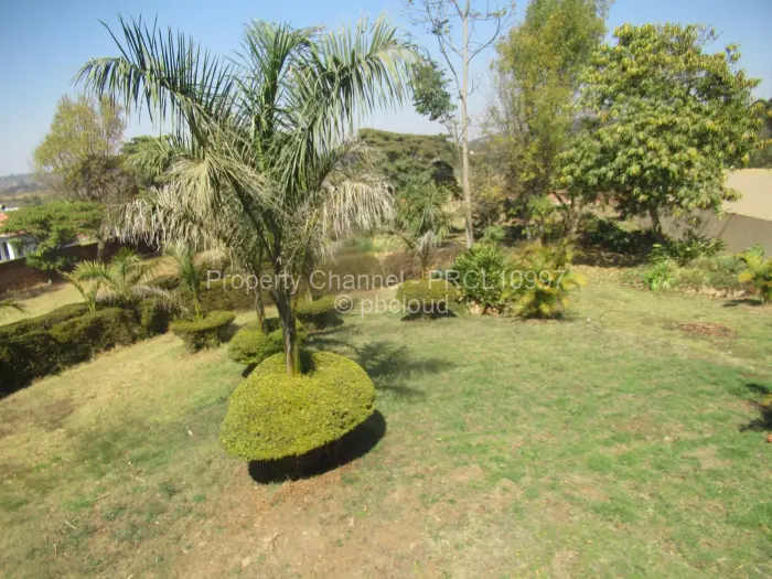 5 Bedroom House to Rent in Borrowdale, Harare
