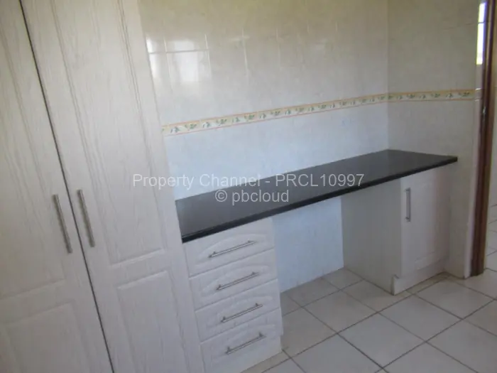 5 Bedroom House to Rent in Borrowdale, Harare