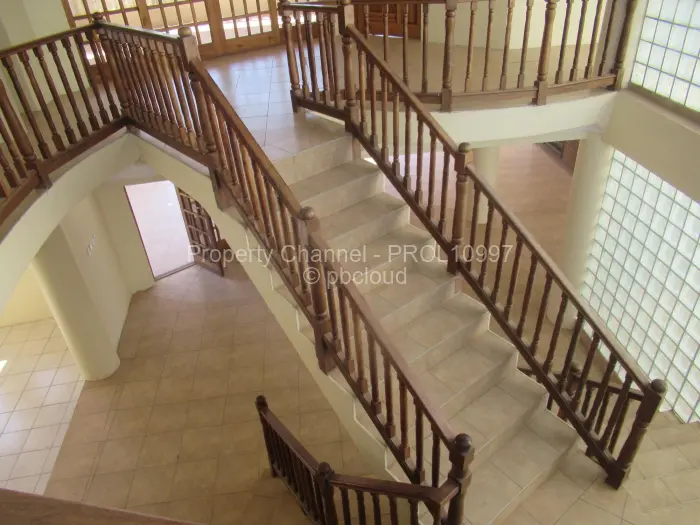 5 Bedroom House to Rent in Borrowdale, Harare