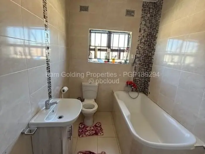 5 Bedroom House to Rent in Zimre Park