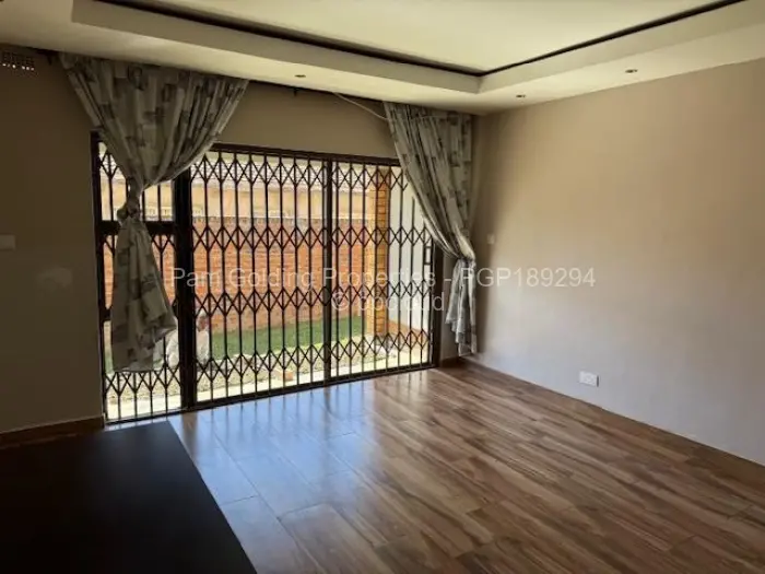 5 Bedroom House to Rent in Zimre Park