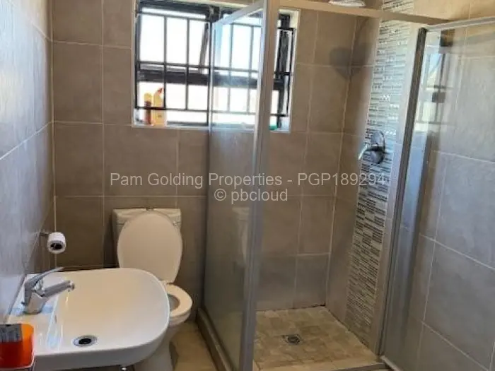 5 Bedroom House to Rent in Zimre Park