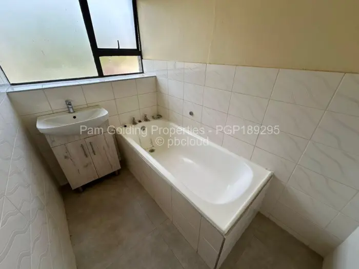 Townhouse/Complex/Cluster to Rent in Sentosa, Harare