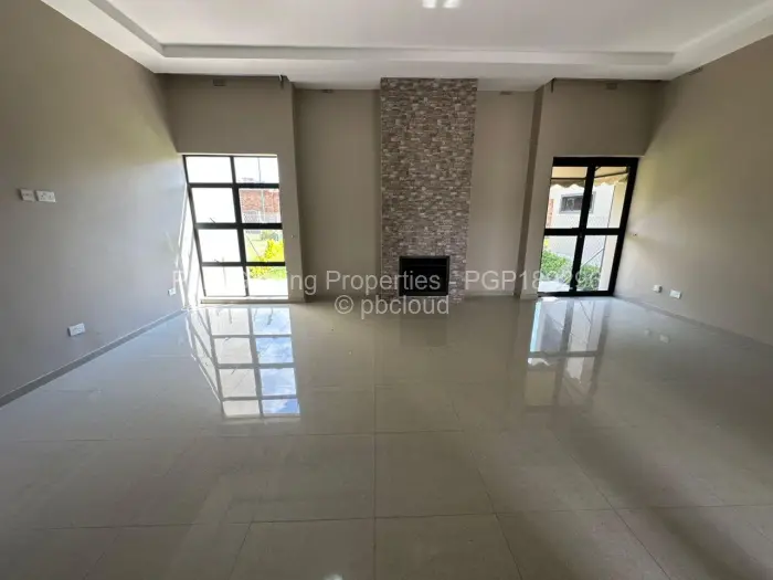 Townhouse/Complex/Cluster to Rent in Sentosa, Harare