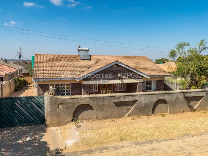 4 Bedroom House for Sale in Zimre Park, Harare