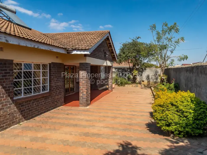 4 Bedroom House for Sale in Zimre Park, Harare