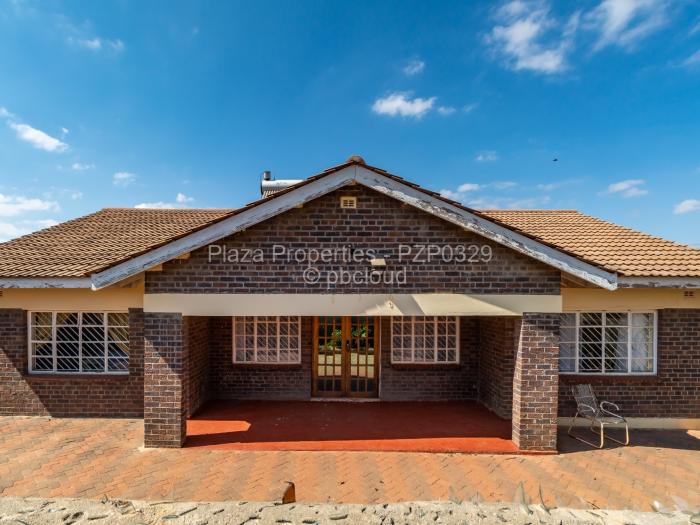 4 Bedroom House for Sale in Zimre Park, Harare