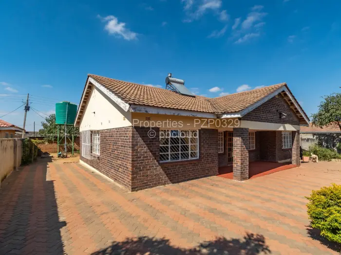 4 Bedroom House for Sale in Zimre Park, Harare