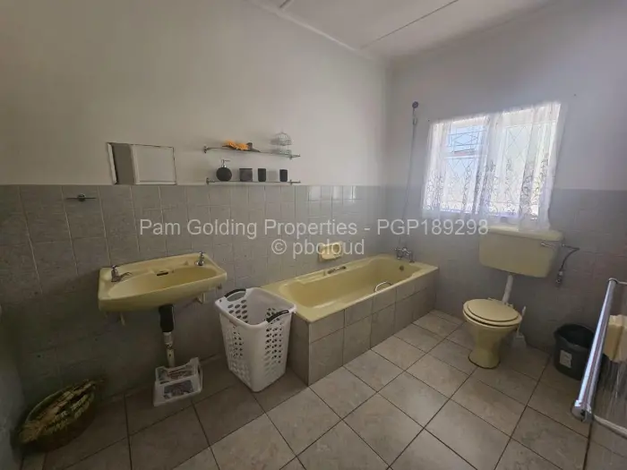 4 Bedroom House to Rent in Burnside, Bulawayo