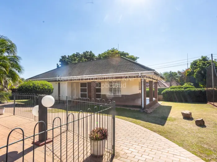 5 Bedroom House for Sale in Borrowdale, Harare