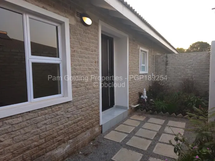 Townhouse/Complex/Cluster to Rent in Greendale
