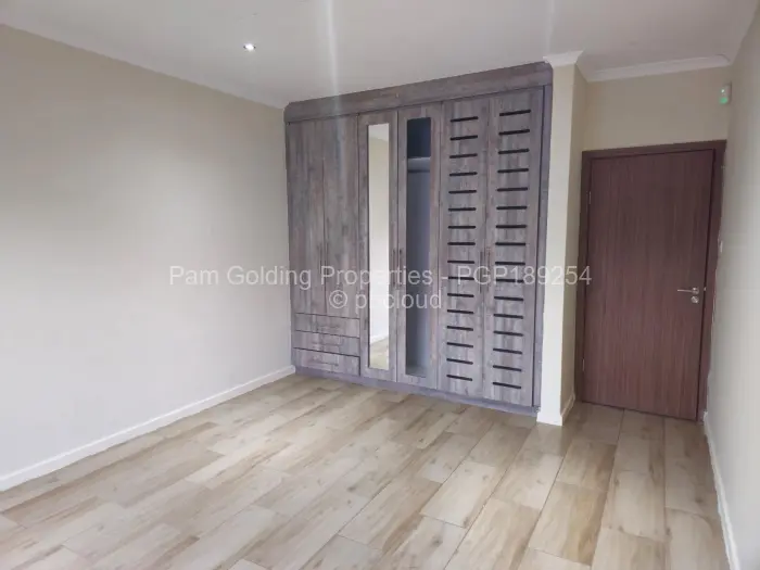 Townhouse/Complex/Cluster to Rent in Greendale