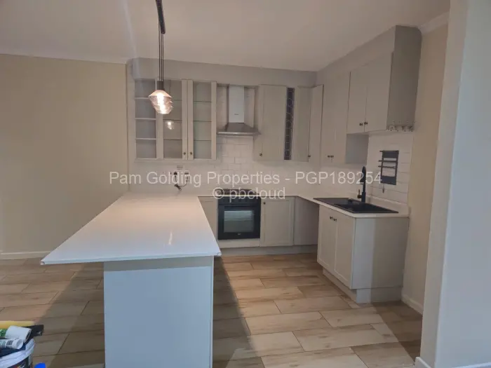 Townhouse/Complex/Cluster to Rent in Greendale