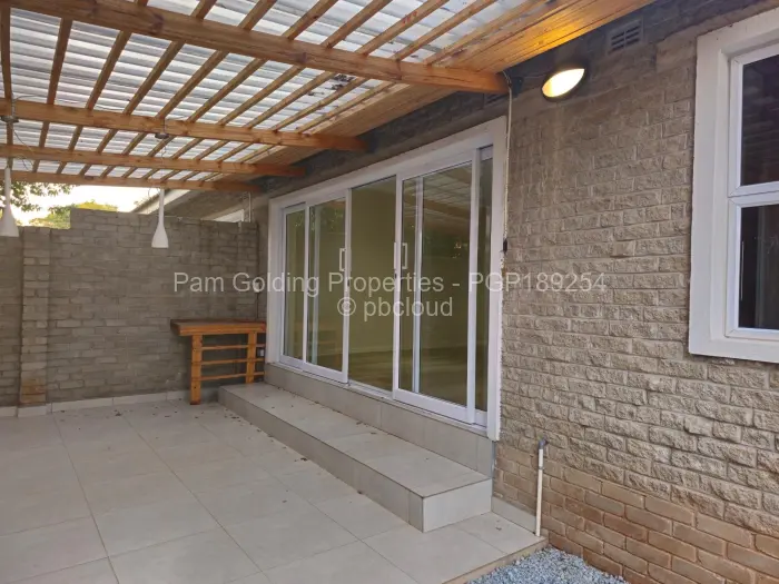 Townhouse/Complex/Cluster to Rent in Greendale