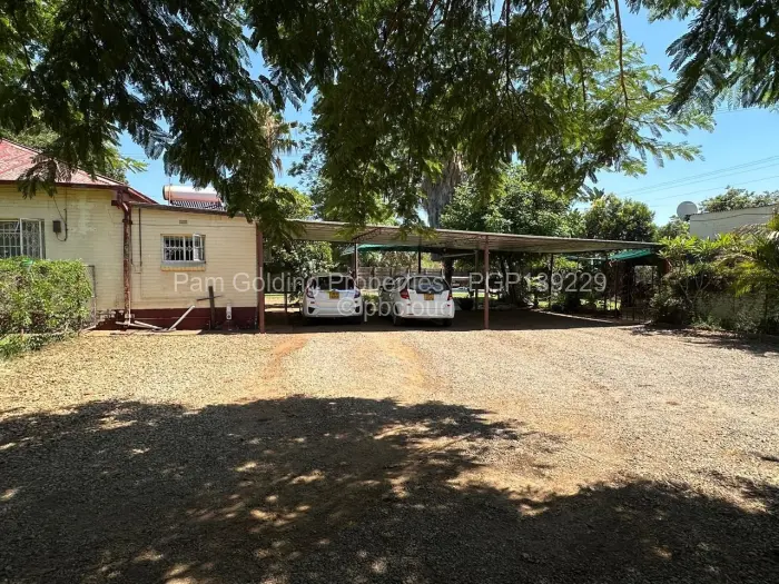3 Bedroom House for Sale in Famona, Bulawayo