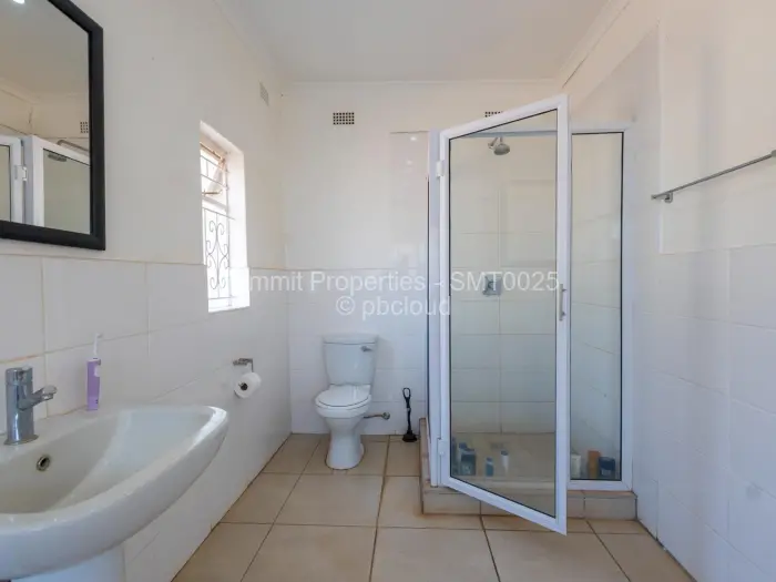 5 Bedroom House for Sale in Greendale, Harare