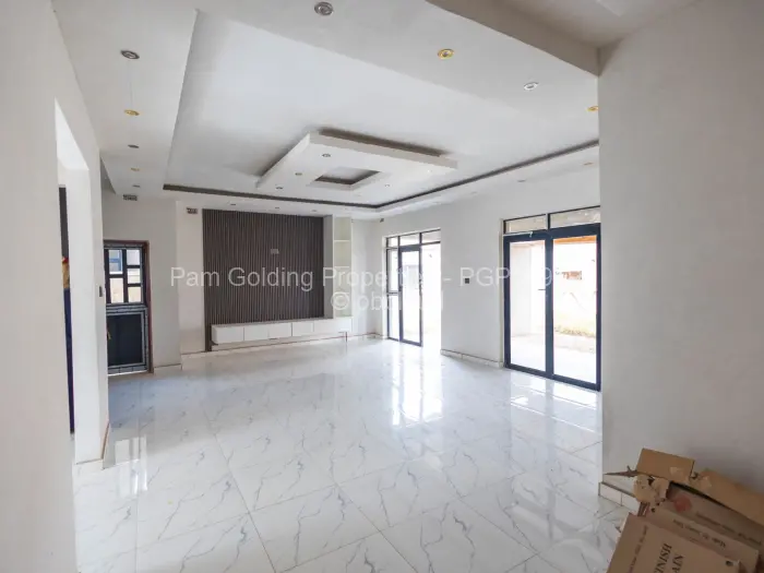 Townhouse/Complex/Cluster for Sale in Arlington, Harare