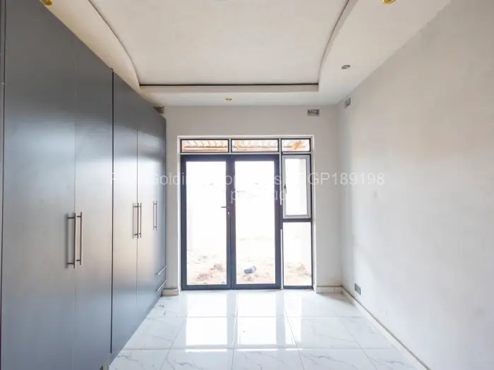 Townhouse/Complex/Cluster for Sale in Arlington, Harare