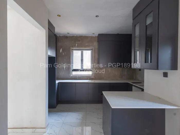 Townhouse/Complex/Cluster for Sale in Arlington, Harare