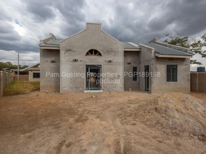 Townhouse/Cluster for Sale in Arlington, Harare